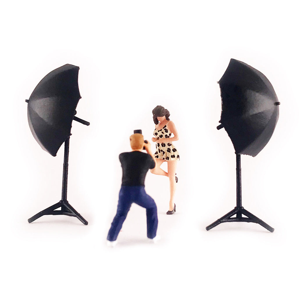 1:64 Painted Figure Mini Model Miniature Resin Diorama Poster Photographer Model