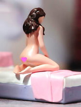 Load image into Gallery viewer, 1:64 Painted Unpainted Figure Model Miniature Resin Diorama Kneeling Sexy Beauty New
