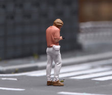 Load image into Gallery viewer, 1:64 Painted Figure Model Miniature Resin Man Walking Playing with Mobile New
