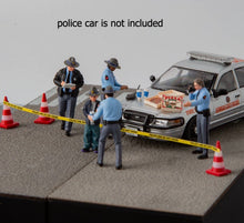 Load image into Gallery viewer, 1:64 Painted Figure Model Miniature Resin Diorama Policeman Police Officers Set
