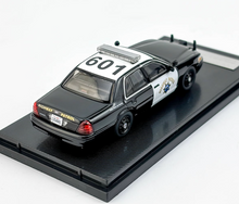 Load image into Gallery viewer, Rollin 1:64 CROWN VICTORIA CA Highway Patrol Police Model Diecast Metal Car
