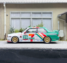 Load image into Gallery viewer, Moke 1:64 1992 Green M3 E30 MK1 #29 DTM Sports Model Diecast Metal Car New Collection
