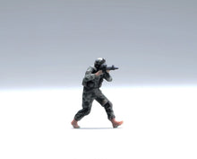 Load image into Gallery viewer, 1:64 Painted Figure Model Miniature Resin Sand Diorama Commando Army Soldier Set
