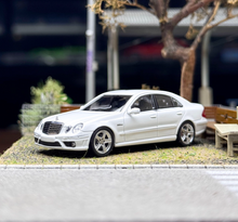 Load image into Gallery viewer, King 1:64 White E63 AMG W211 Sedan Sports Model Diecast Metal Car New Collection
