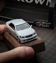 Load image into Gallery viewer, MT 1:64 White Crown S184 12th Sedan Sports Model Diecast Metal Car New Collection
