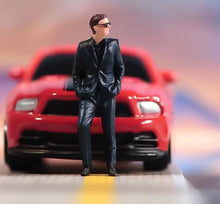 Load image into Gallery viewer, 1:64 Painted Figure Model Miniature Resin Diorama Sand Leaning Man in Suit Cool
