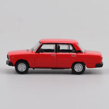 Load image into Gallery viewer, Perka 1:64 Red 1970 LADA 2105 Classic Vintage Model Diecast Metal Car New Collection
