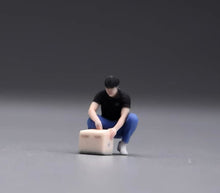Load image into Gallery viewer, 1:64 Painted Figure Model Miniature Resin Diorama Toy Sand Carrier Workers Set
