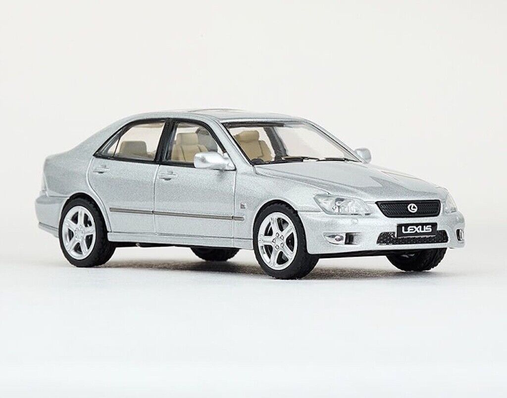Masdi 1:64 2000 Silver IS300 Sports Sedan Model Diecast Metal Car New Collection