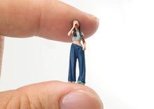 Load image into Gallery viewer, 1:64 Painted Figure Model Miniature Resin Diorama Toy Sand Drinking Girl Lady
