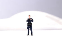 Load image into Gallery viewer, 1:64 Painted Figure Model Miniature Resin Diorama Sand Toy New
