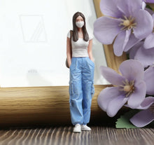 Load image into Gallery viewer, 1:24 Painted Figure Model Miniature Resin Diorama Casual Lady With Mask Girl
