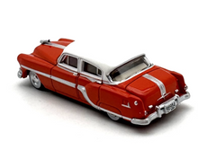 Load image into Gallery viewer, 1:87 Red 1954 Pontiac Classic Vintage Sedan Model Diecast Metal Car New

