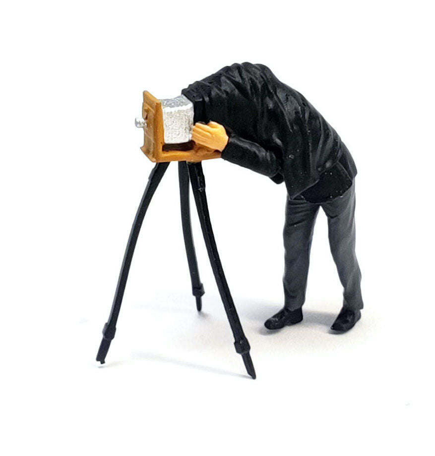1:64 Painted Figure Mini Model Miniature Resin Diorama Sand Nostalgic Camera Man