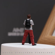 Load image into Gallery viewer, 1:24 Painted Figure Model Miniature Resin Diorama Sand Skating Boy Skateboard
