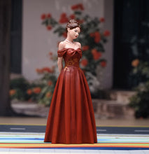 Load image into Gallery viewer, 1:24 Painted Figure Model Miniature Resin Diorama Formal Dress Couple Wedding
