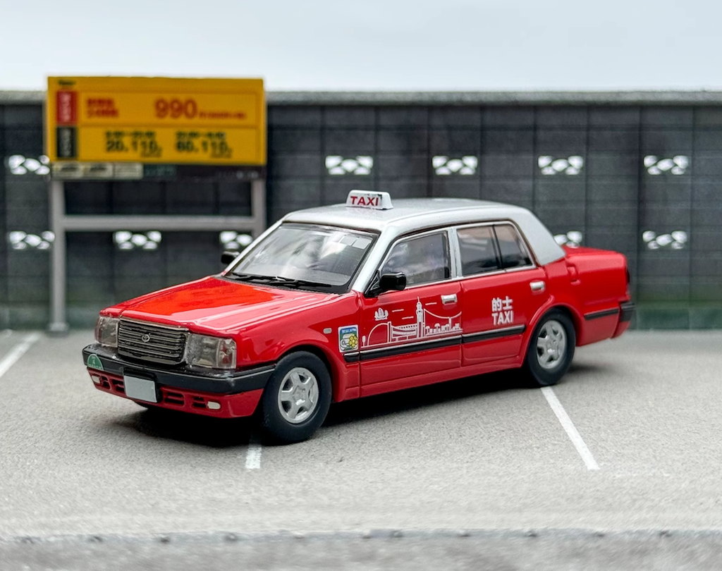 LMLF 1:64 Red Hongkong Taxi Crown Comfort Sedan Model Diecast Metal Car New Collection