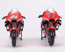 Load image into Gallery viewer, Maisto 1:18 2023 GP GASGAS Tech3 Sports Model Diecast Metal Motorcycle Bike
