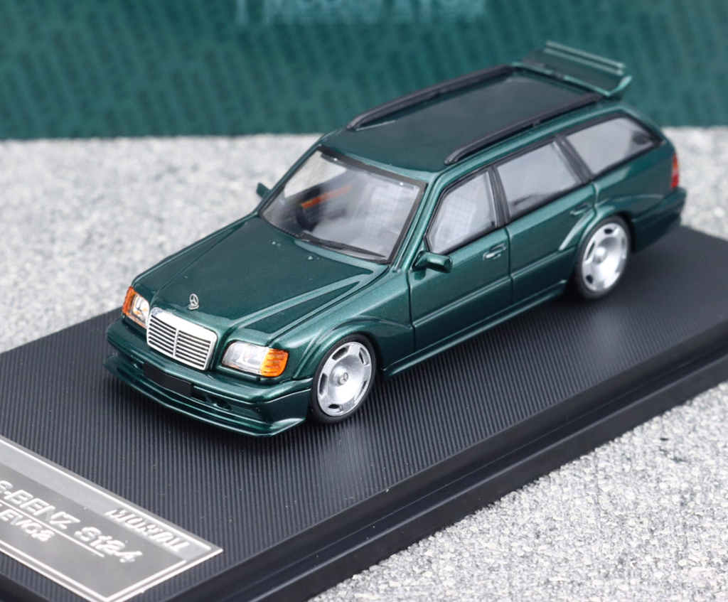 Mortal 1:64 Green S124 MODEII EVO2 Sports Wagon Model Diecast Metal Car New Collection