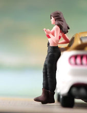 Load image into Gallery viewer, 1:24 Painted Figure Model Miniature Resin Diorama Sand Sexy Lady Smoking Beauty
