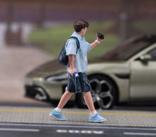 Load image into Gallery viewer, 1:64 Painted Figure Model Miniature Resin Diorama Toy Sand Walking Couple Lovers
