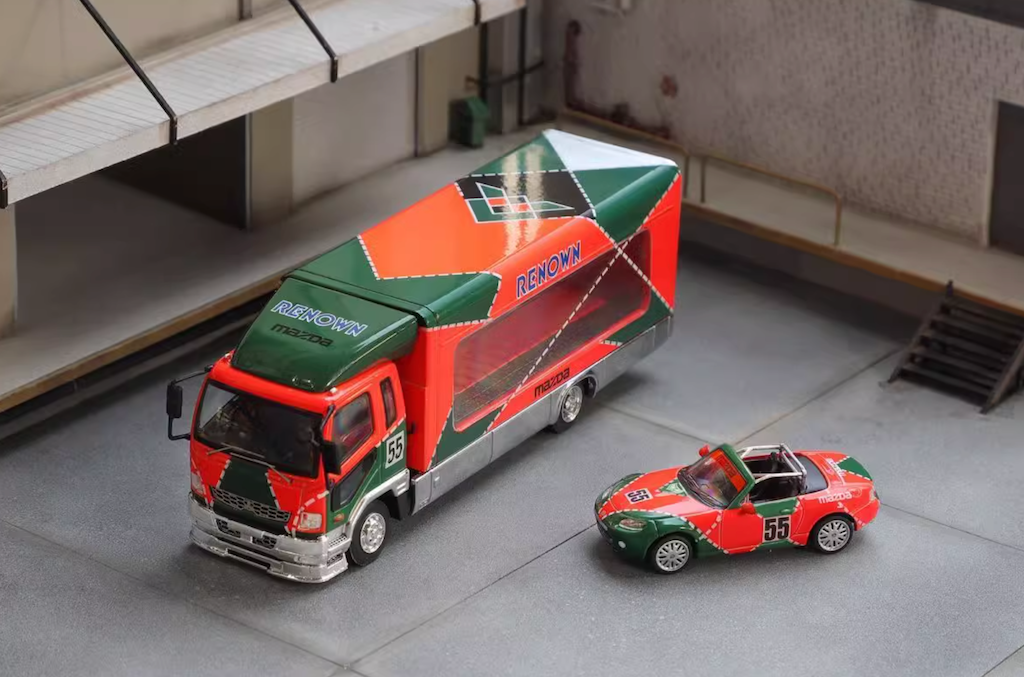 Shadow 1:64 Fuso Fighter Transporter Truck MX5 Model Diecast Metal Car New Collection