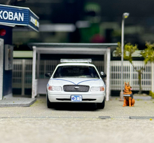 Load image into Gallery viewer, Rollin 1:64 Arkansas ASP Police CROWN VICTORIA CV Model Diecast Metal Car New Collection

