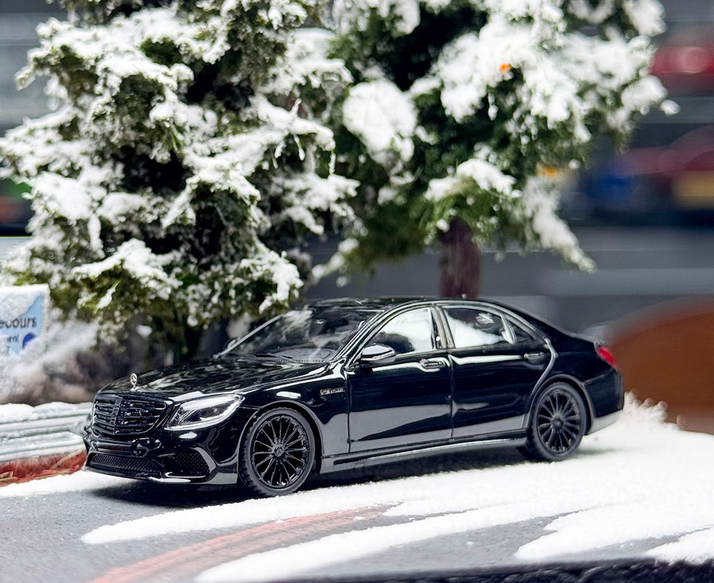 King 1:64 Black S65 AMG W222 Sedan Sports Model Diecast Metal Car New Collection