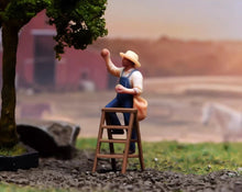 Load image into Gallery viewer, 1:64 Painted Figure Model Miniature Resin Diorama Toy Sand Farmers Family Set

