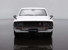 Load image into Gallery viewer, Maisto 1:24 JDM White 1973 Skyline 2000 GTR Sport Model Toy Diecast Metal Car
