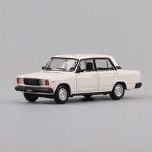 Load image into Gallery viewer, Perka 1:64 White 1970 LADA 2105 Classic Vintage Model Diecast Metal Car New Collection
