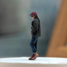 Load image into Gallery viewer, 1:24 Painted Figure Model Miniature Resin Diorama  Sand Cool Girl Hat Denim
