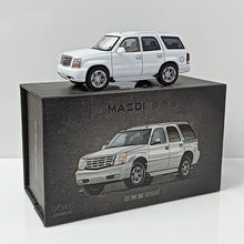 Load image into Gallery viewer, Masdi 1:64 White 2005 Escalade Full Size SUV Sport Model Diecast Metal Car BN
