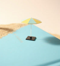 Load image into Gallery viewer, 1:64 Painted Figure Model Miniature Resin Diorama Sand Toy Beach Pool Sunbath
