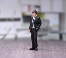 Load image into Gallery viewer, 1:64 Painted Figure Model Miniature Resin Diorama Business Man Woman Suit Set
