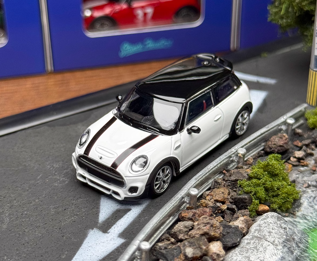 SH 1:64 White Mini Cooper JCW F56 Sports Model Diecast Metal Car New Collection