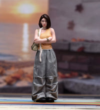 Load image into Gallery viewer, 1:24 Painted Figure Model Miniature Resin Diorama Cool Lady Short Hair Casual

