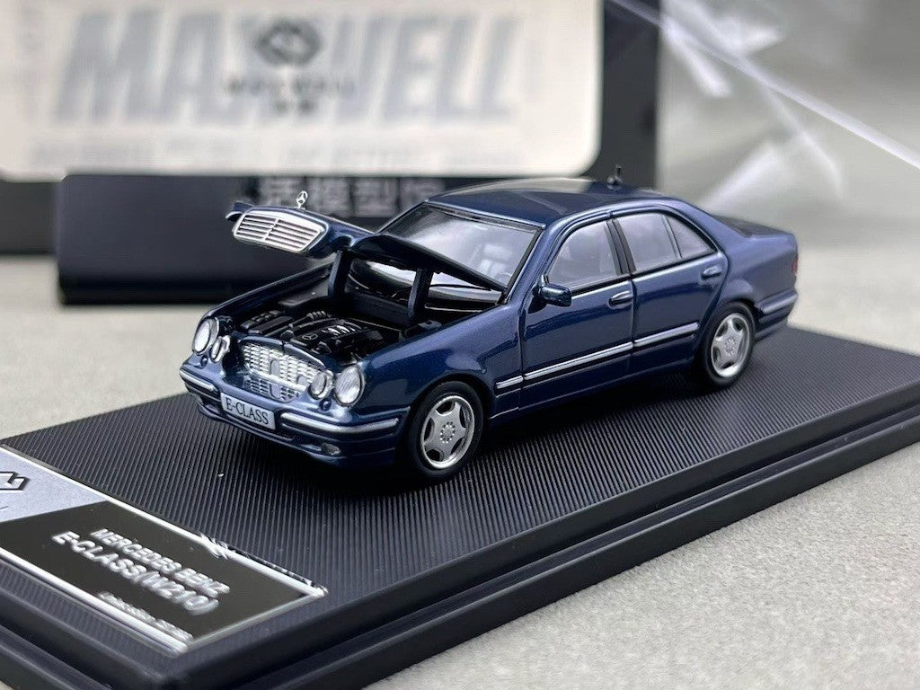 Maxwell 1:64 Blue E320 W210 Classic Sedan Sports Model Diecast Metal Car New Collection