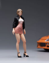 Load image into Gallery viewer, 1:24 Painted Figure Model Miniature Resin Diorama Short Hair Beauty Woman Lady
