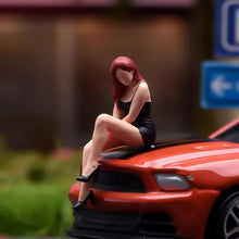 Load image into Gallery viewer, 1:24 Painted Figure Model Miniature Resin Diorama  Sand Sexy Charming Lady
