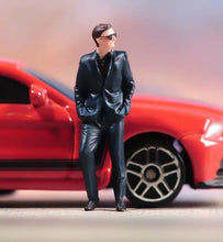 Load image into Gallery viewer, 1:64 Painted Figure Model Miniature Resin Diorama Sand Leaning Man in Suit Cool

