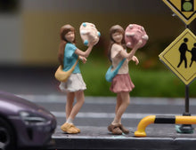 Load image into Gallery viewer, 1:64 Painted Figure Model Miniature Resin Diorama Toy Sand Pretty Girl With Hat
