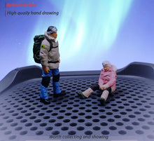 Load image into Gallery viewer, 1:64 Painted Figure Mini Model Miniature Resin Diorama Climber Couple Traveller
