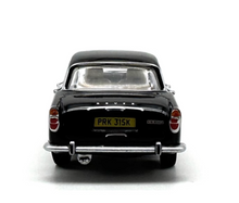 Load image into Gallery viewer, OXFORD 1:76 Rover P5B Queen&#39;s Sedan Model Diecast Metal Car New Collection
