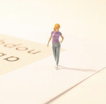 Load image into Gallery viewer, 1:64 Painted Figure Model Miniature Resin Diorama Outdoor Family Day Kiteflying
