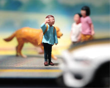 Load image into Gallery viewer, 1:64 Painted Figure Model Miniature Resin Diorama Toy Sand Little Boy Backpack
