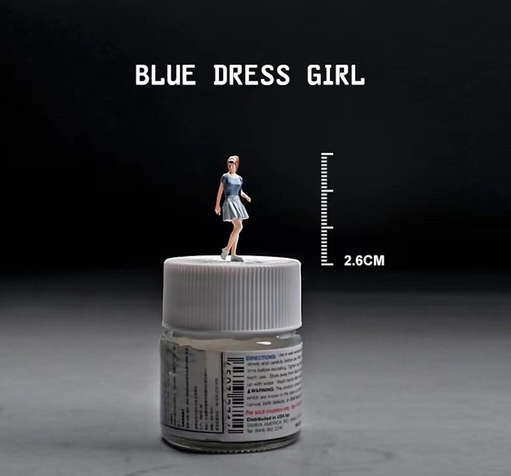 1:64 Painted Figure Mini Model Miniature Resin Diorama Sand Girl Lady Blue Skirt