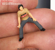 Load image into Gallery viewer, 1:64 Painted Figure Mini Model Miniature Resin Diorama Sofa Smoking Man Talking
