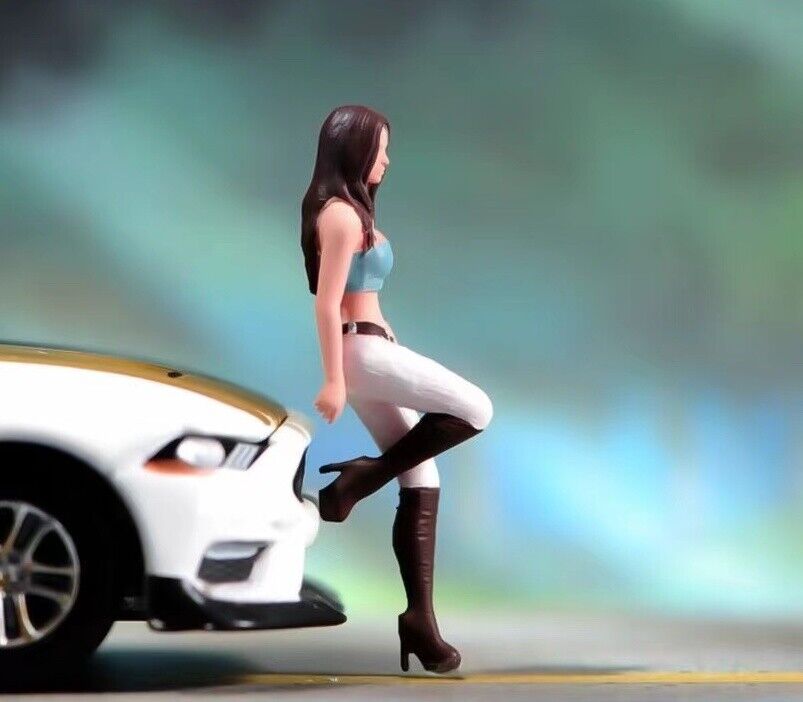 1:64 Painted Figure Model Miniature Resin Diorama Sand Leaning Lady Girl Beauty Collection