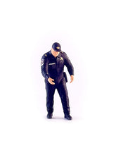 Load image into Gallery viewer, 1:64 Painted Figure Mini Model Miniature Resin Diorama Police Catch Criminal Toy New
